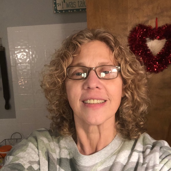 Meet your Posher, Lisa - Picture 1 of 1